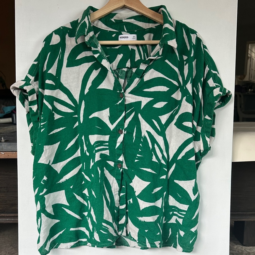 Sonoma Green and Cream Leaf Pattern Shirt 55% linen 45% rayon